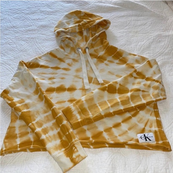 Bundle of 4 Hoodies - Picture 3 of 5